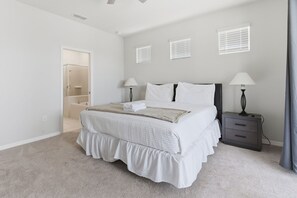 5 bedrooms, iron/ironing board, WiFi, bed sheets - AMAZING Home w/ Game Room + Private Pool | Near Disney (3341) (Davenport)