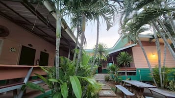 Classic dubbelrum eller tvåbäddsrum - balkong - utsikt mot trädgården | Utsikt mot trädgården