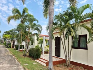 Signature Living Cottage | Garden view - Sam roi yot Sea sight Resort (Sam Roi Yot)