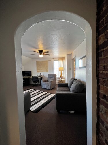 Comfortable Loft in Miles City -Close to Downtown