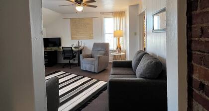 Comfortable Loft in Miles City -Close to Downtown