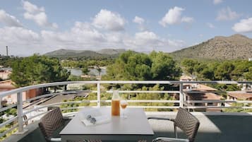 تناول الطعام بالخارج