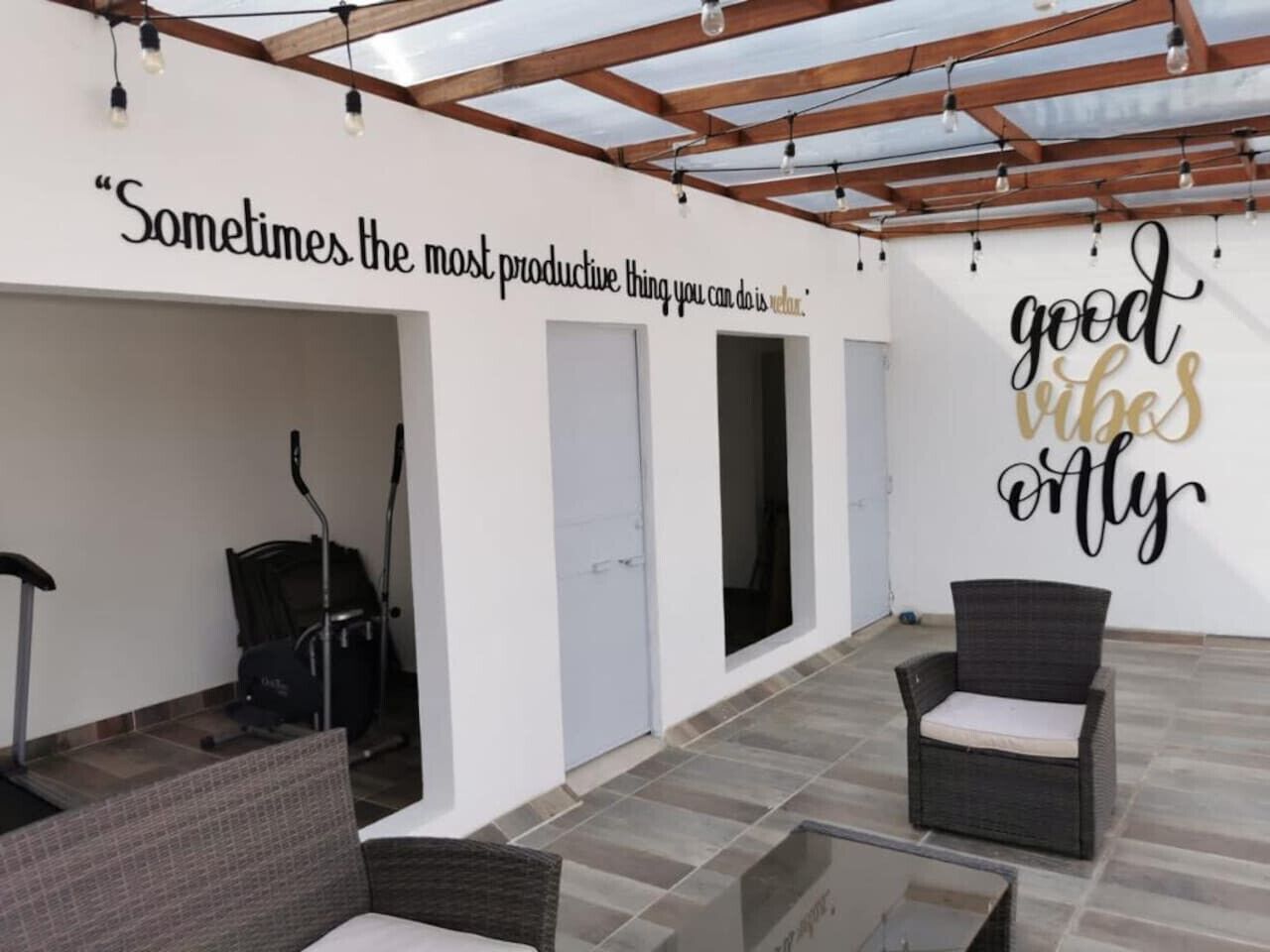 المنشأة من الداخل