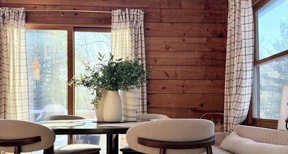 Cozy Catskills Cabin Retreat - 5 private scenic acres in The Hudson Valley