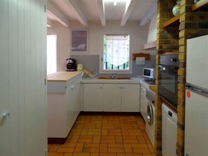 Frigorifero, microonde, forno, lavastoviglie