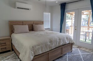 3 bedrooms, iron/ironing board, free WiFi, bed sheets - Spacious 3-bedroom house in tranquil Palmetto with AC and gym (Palmetto)