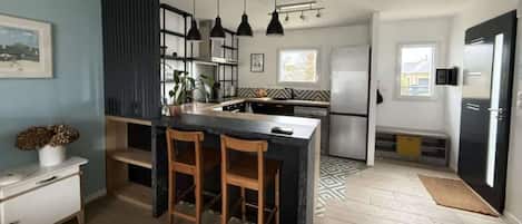 Fridge, microwave, dishwasher, toaster