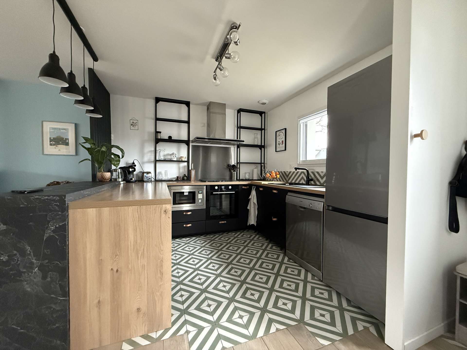 Refrigerador, microondas, lavavajillas y tostadora 