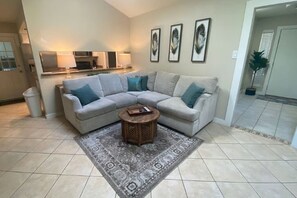 Living area - San Antonio TX Casita 3-bedroom house near SeaWorld NorthWest Neighborhood (San Antonio)