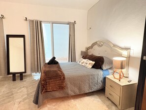 3 bedrooms, internet, bed sheets - Casa Ziranda, a breathtaking view (Chapala)