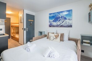 1 habitación y ropa de cama 