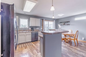 Microwave, oven, stovetop, dishwasher