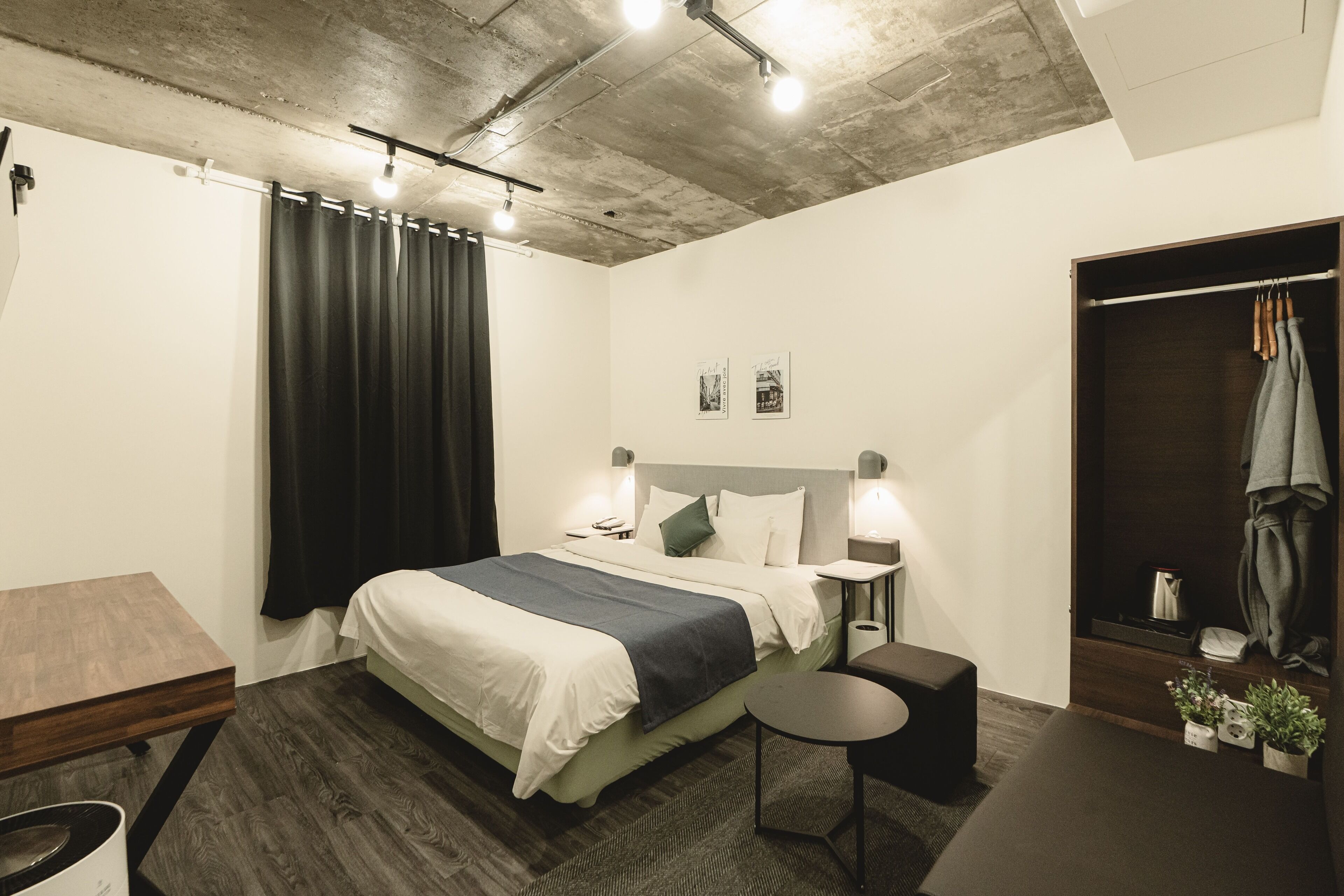 Deluxe - Styler - Free Breakfast | Desk, free WiFi