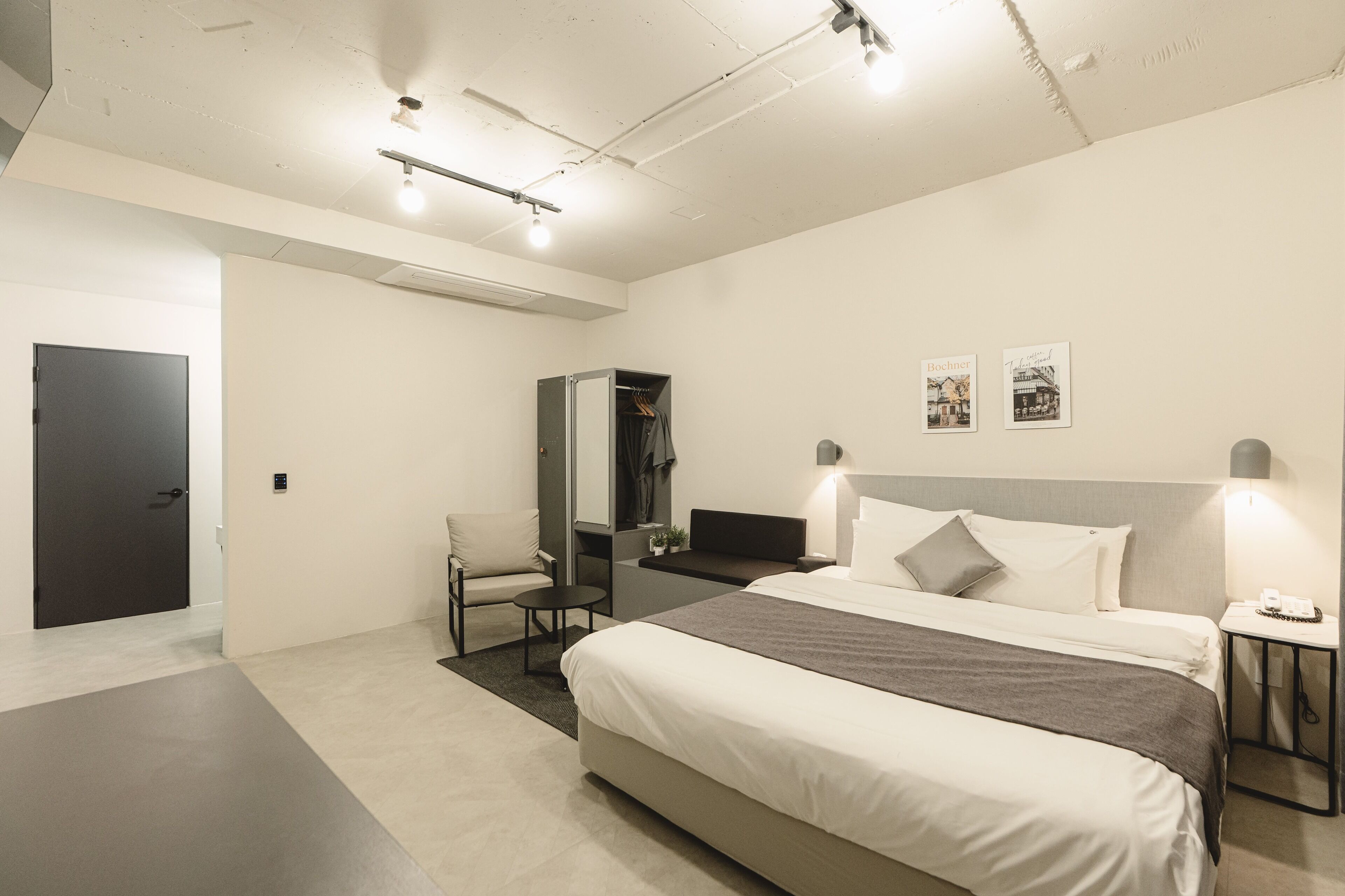 Premium Room (Styler, Free Breakfast) | Desk, free WiFi