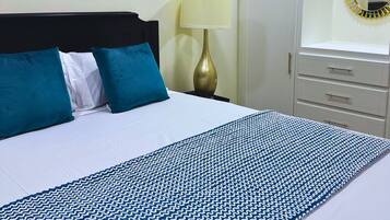 2 bedrooms, iron/ironing board, WiFi, bed sheets