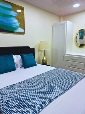 2 bedrooms, iron/ironing board, WiFi, bed sheets - Modern St Lucia Apartment - Near Beaches & Castries Dining & Entertainment (Castries)