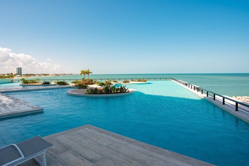 Incredible Ocean view from a beautiful 2BR Condo