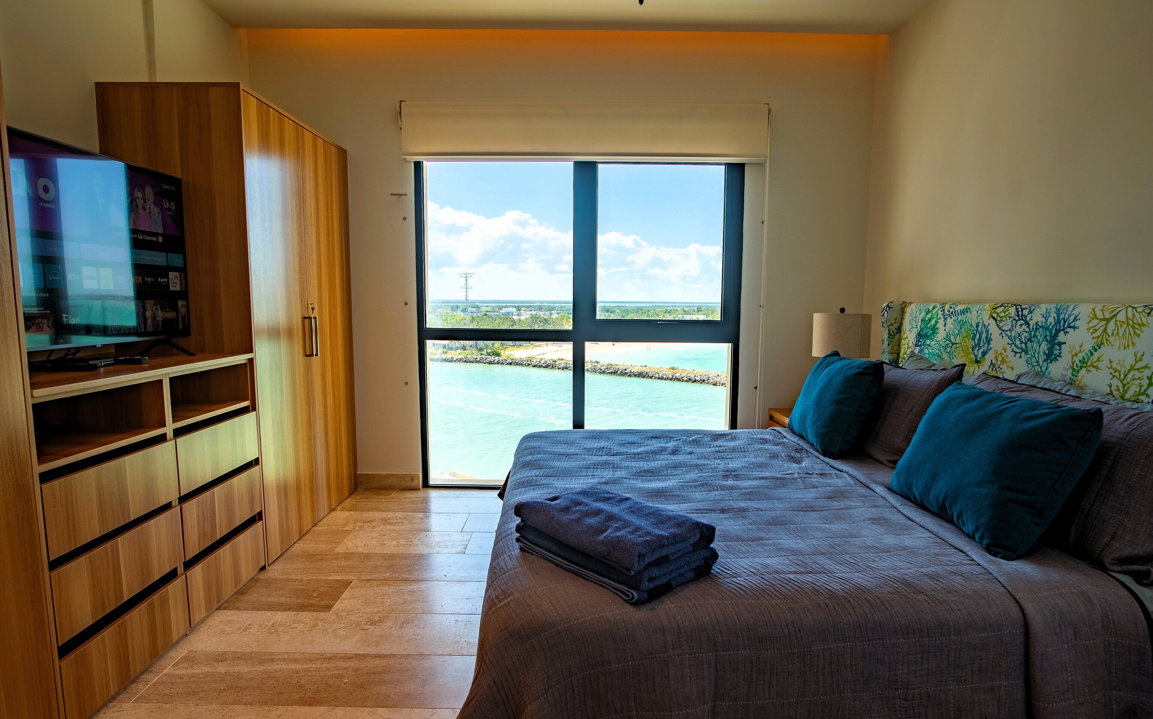 Fer et planche à repasser, Wi-Fi gratuit, draps fournis