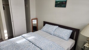 Unclassified image, 5 of 27, button - Idea Manor! - Cozy Ideal Entire 3BR Retreat Home! (Winnipeg)