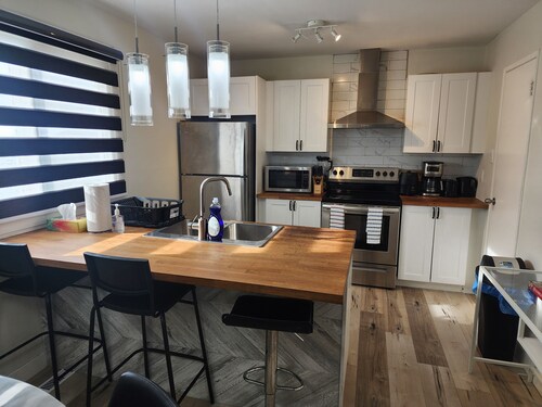 Idea Manor! - Cozy Ideal Entire 3BR Retreat Home!