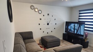 Unclassified image, 4 of 27, button - Idea Manor! - Cozy Ideal Entire 3BR Retreat Home! (Winnipeg)