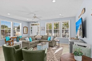 TV - About Time: Surfside Beach House (Surfside Beach)
