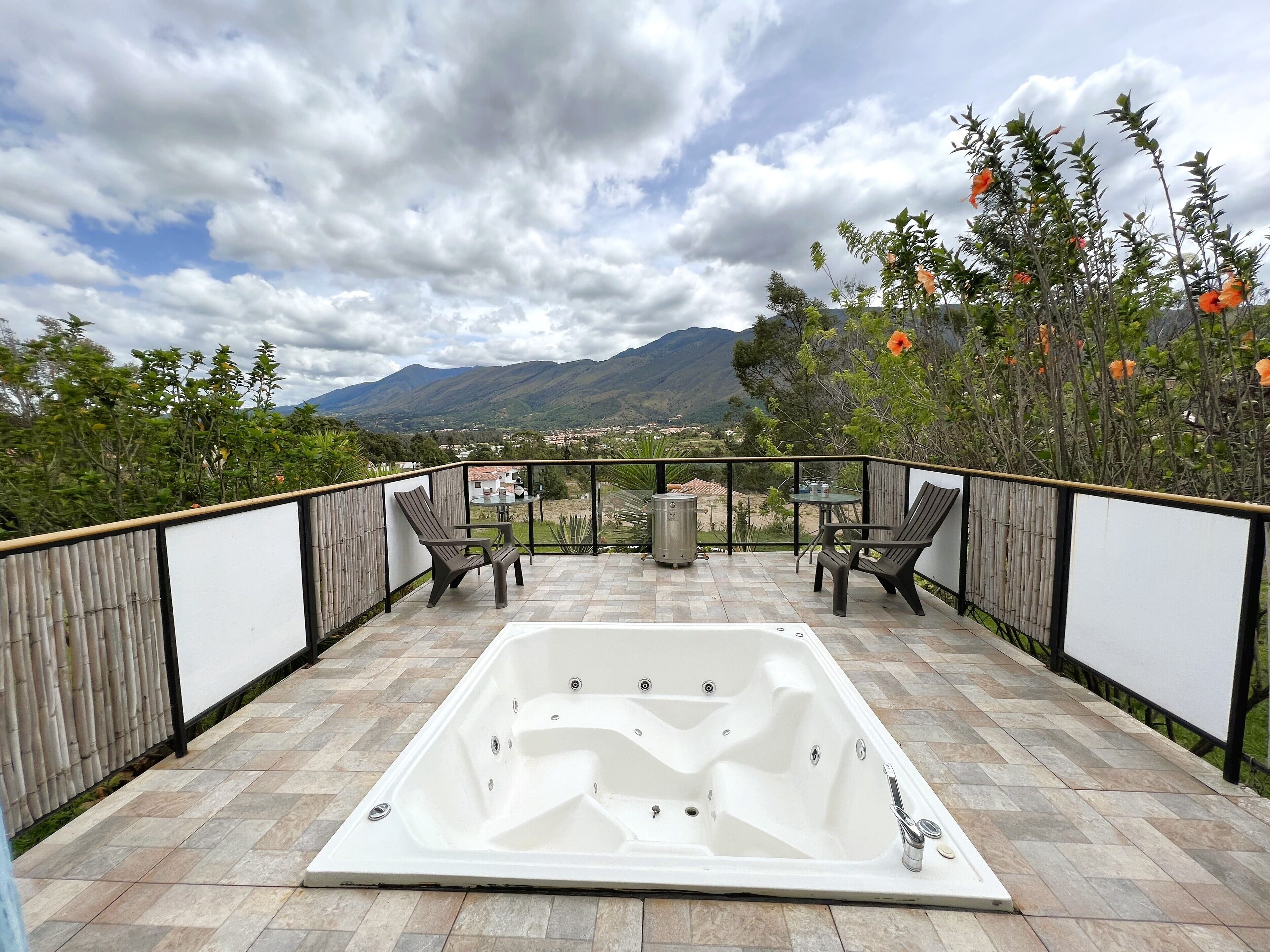 Outdoor spa tub