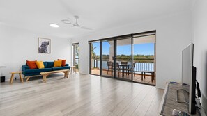 TV - Sunrise Cove 21 - Creekfront on Cudgen Creek (Kingscliff)