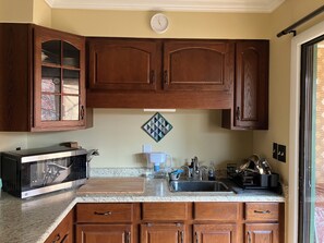 雪櫃、微波爐、爐具、咖啡機/沖茶器