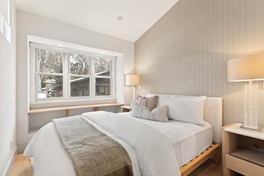 Desk, iron/ironing board, free WiFi, bed sheets - 5 BR Aspen Retreat for 10 with A/C, Rooftop Hot Tub, Fireplace & Walkable Gondola Access (Aspen)