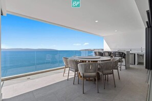 Outdoor dining - 4BR Hidden Gem: Luxe Oceanfront Living in Bucerias (Bucerías)