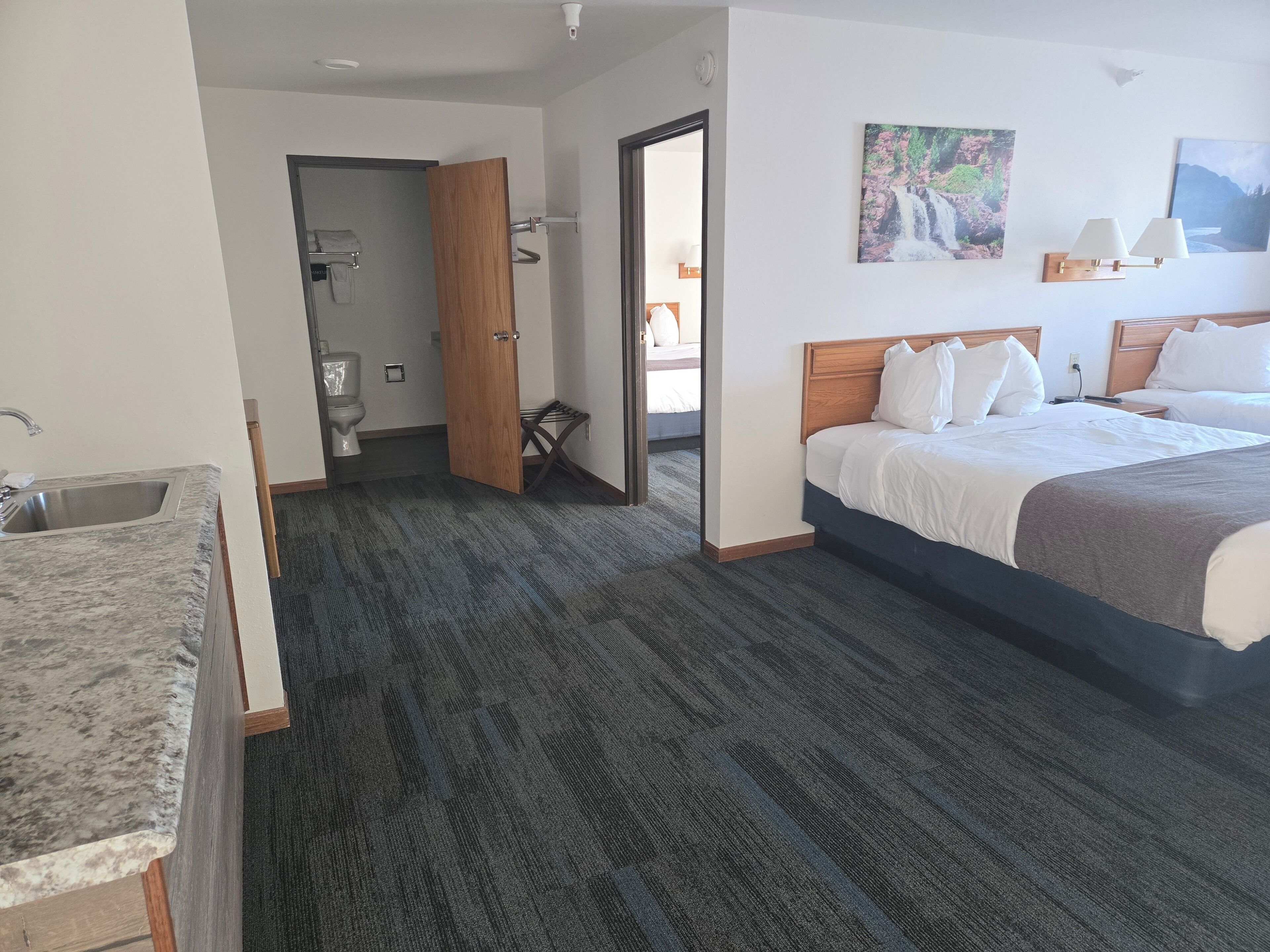 Deluxe Quadruple Room | Desk, free WiFi