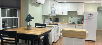 Minutes to National Park, beaches, golf, bike paths, restaurants and more….