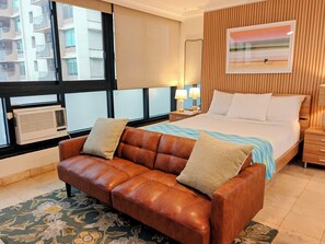 1 habitación, tabla de planchar con plancha, wifi gratis y ropa de cama 