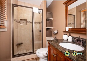 Shower, hair dryer, towels - Blue Bungalow | Private deck & fire pit (Basye)