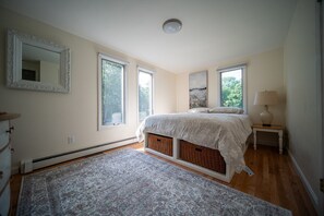 3 bedrooms, iron/ironing board, WiFi, bed sheets - Charming 3-bedroom house in beautiful Sandwich with AC (Sandwich)