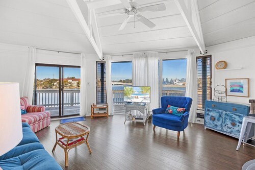 8951 - Canalfront Hideaway w/ Dock & Sunset Views