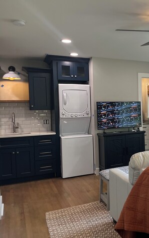 Interior - Quaint studio with AC in the charming Fondren area of Jackson. (Jackson)