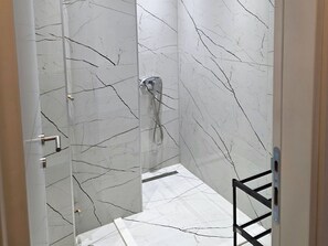 Hair dryer, towels, soap, toilet paper - Dior Central - In the middle of Novi Pazar (Novi Pazar)