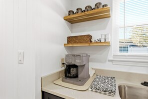 Interior - Secret Savannah Hideaway (Savannah)
