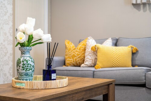 Cozy Panorama Hills Guest Suite | Private Entry | Near YYC Airport