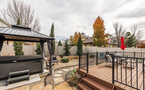 The Heber Hangout: 4BR Family Home + Spa