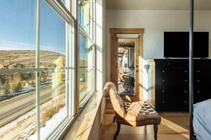 3 bedrooms, desk, Internet - Discover elegance at this 3-bedroom retreat in Park City's Black Rock Ridge. (Kamas)