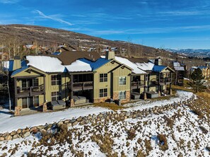 Exterior - Discover elegance at this 3-bedroom retreat in Park City's Black Rock Ridge. (Kamas)