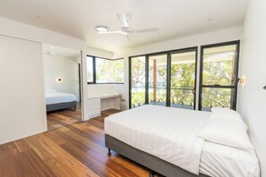 WiFi, bed sheets - Tree House by the Sea - Brand New Coastal Retreat with Ocean Views (Point Lookout)