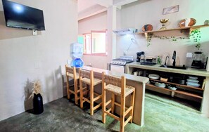 Oven, coffee/tea maker, blender, cookware/dishes/utensils - Rustic mexican charm mountain view 15 min beach, airport (Puerto Vallarta)