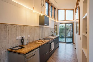 Fridge, microwave, oven, dishwasher - The Orchard Annexe, Framlingham (Framlingham)