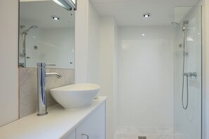 Hair dryer - The Orchard Annexe, Framlingham (Framlingham)