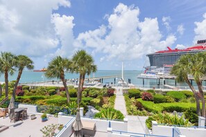 Property grounds - Sunset Overlook - Waterfront Condo at Harbour Place with Sunset View (Key West)
