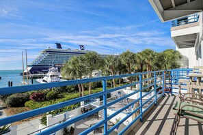 Outdoor dining - Sunset Overlook - Waterfront Condo at Harbour Place with Sunset View (Key West)